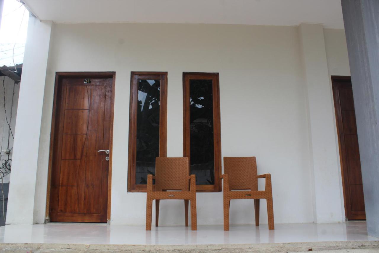 Wl Guesthouse Labuan Bajo Esterno foto