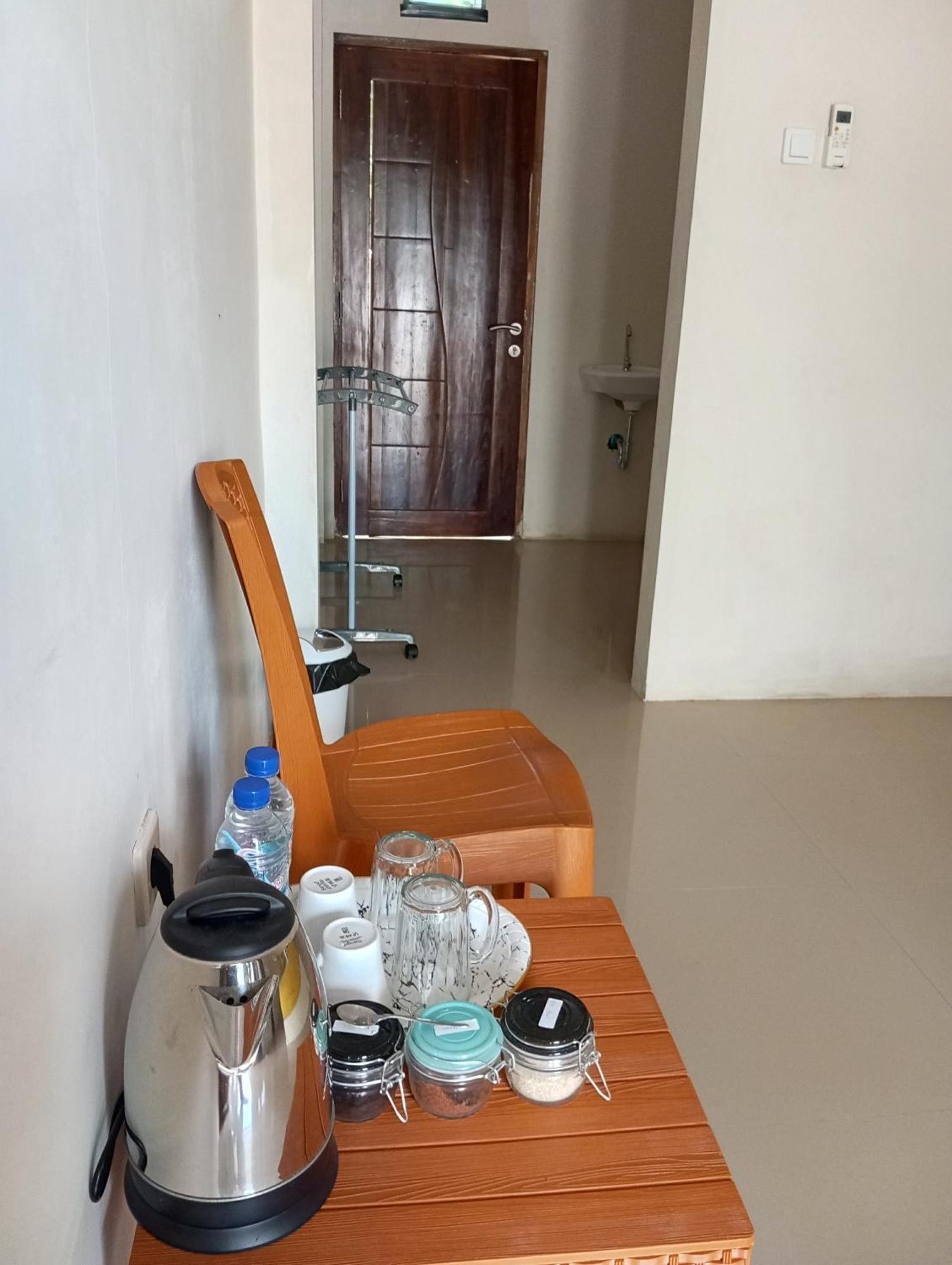 Wl Guesthouse Labuan Bajo Esterno foto
