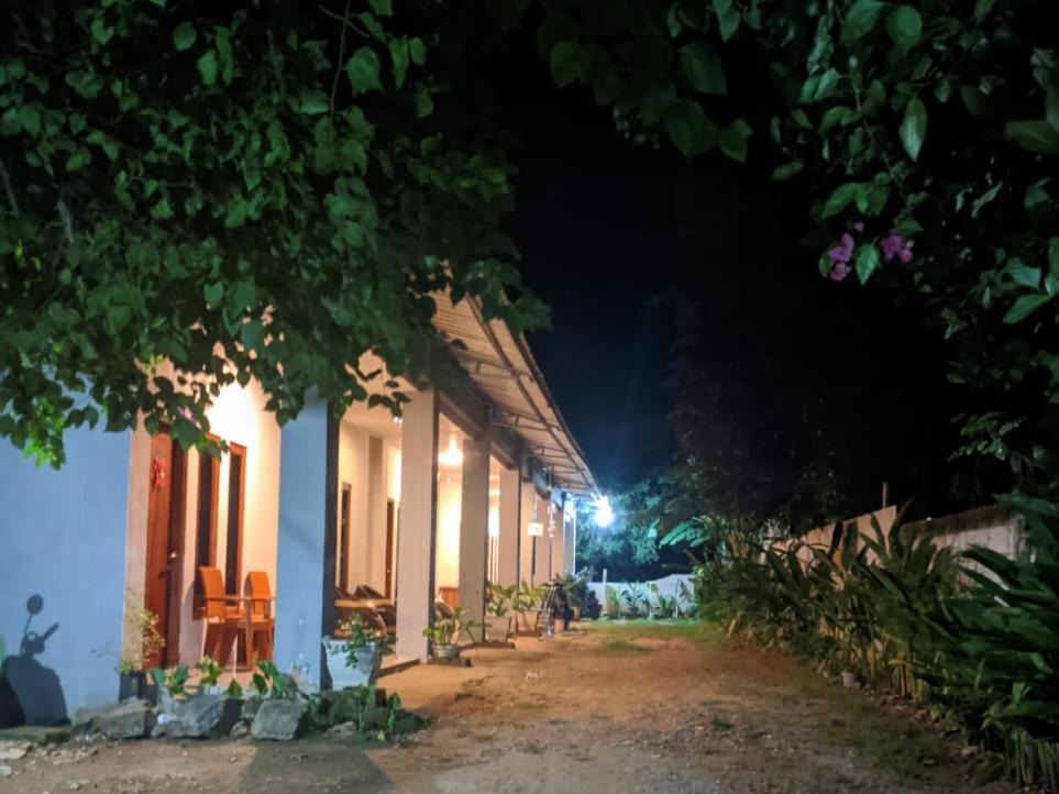 Wl Guesthouse Labuan Bajo Esterno foto