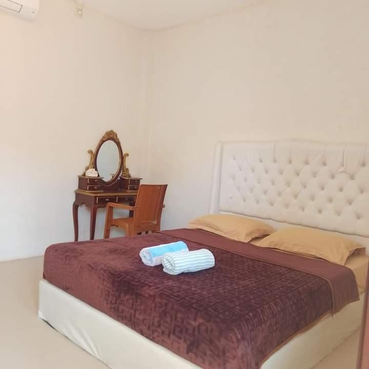 Wl Guesthouse Labuan Bajo Esterno foto