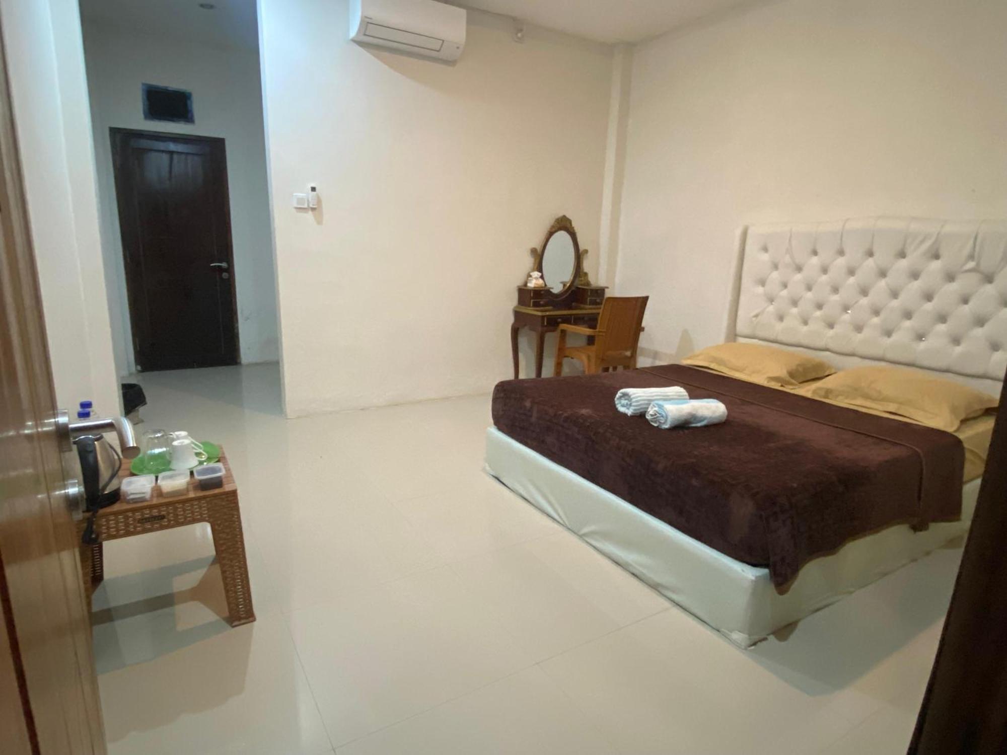 Wl Guesthouse Labuan Bajo Esterno foto